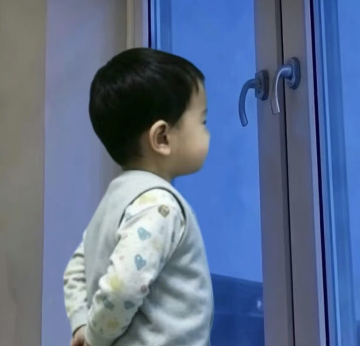 sweetdotato's tweet photo. 하.. 회의는 이쯤하고
일단 맘마부터 먹고 하시죠 https://t.co/E1Gtjzc3HW