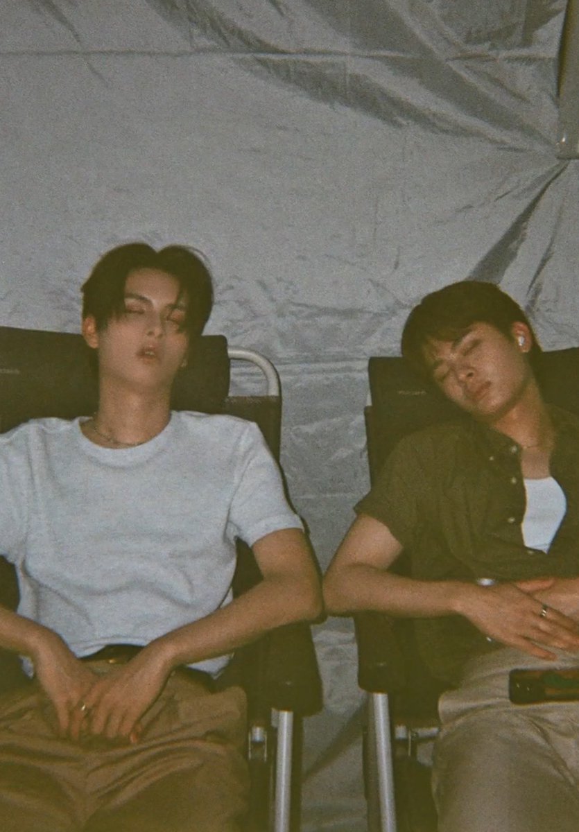 _ppookpick's tweet photo. แฝดชิบะหลับปุ๋ยข้างกันตลอดไป♥️🫳🏻 https://t.co/3J0F50r1li