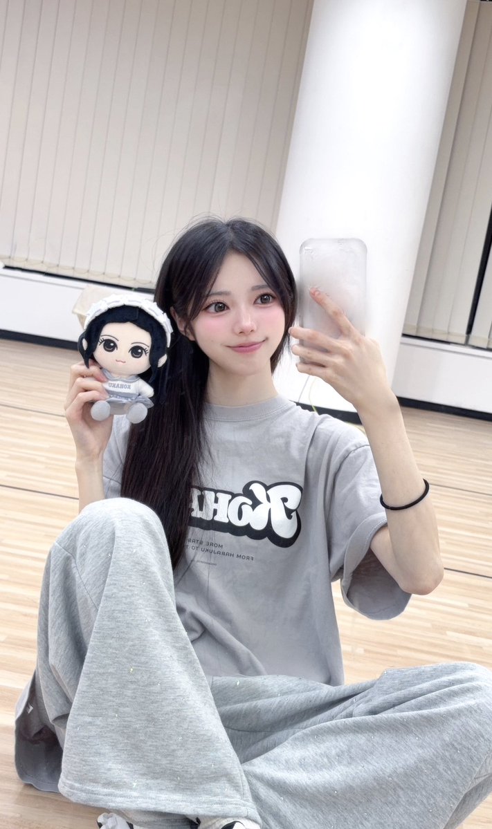 kohaku_ms0730's tweet photo. 1stワンマンのグッズ情報解禁しました！憧れだったかわぬいと推しアピT嬉しすぎる🥹🫶🏻ぜひゲットしてください！🩶
#MORESTAR   #もあすた　＃中山こはく https://t.co/5GwnPEVRuM