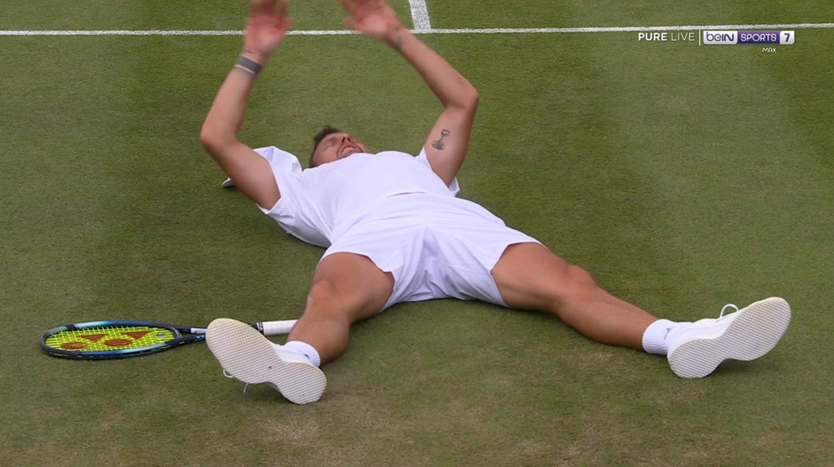 DieunipherDS's tweet photo. FIN DE ROUTE POUR TIEN ❌

Surprise à #Wimbledon : Martin Fucsovics (76e mondial, 34 ans) élimine la tête de série n°16 Learner Tien après un gros combat en quatre sets (6-7, 6-4, 7-6, 6-3). 💥 https://t.co/w0bjIiB7lB