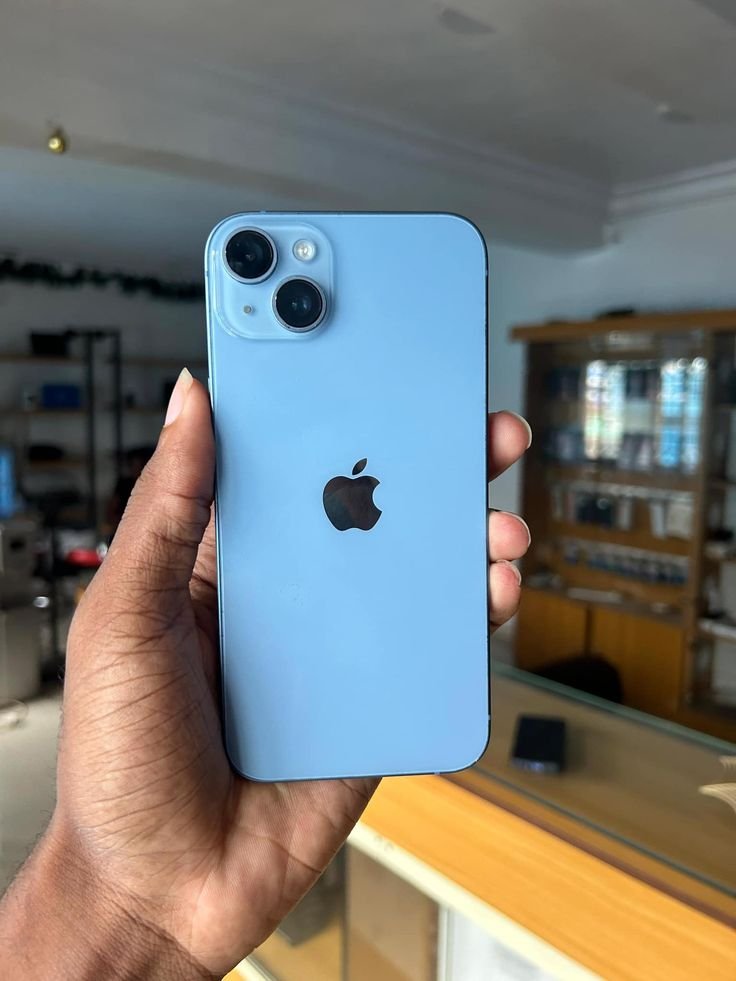 raheemotic's tweet photo. My account balance      vs      the phone I want to buy 😭 https://t.co/PSSnNHs5In