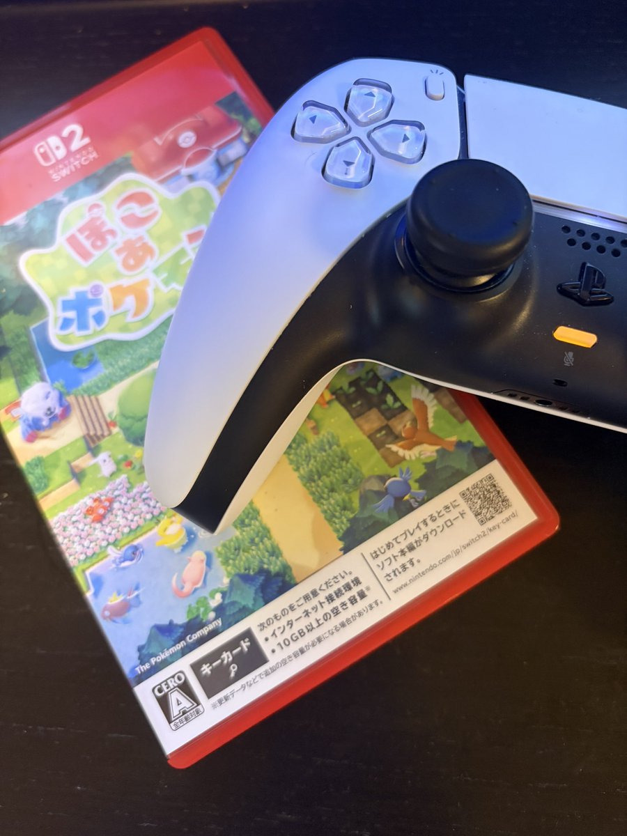 RAVPLUS's tweet photo. マ！？
ディスク無くなるの！？

任天堂でいうところの、キーカードみたいな形式になるのかしら…

パッケージを眺めるのも好きなんだけどなあ…これも時代の流れか… https://t.co/brrPM7eEE2