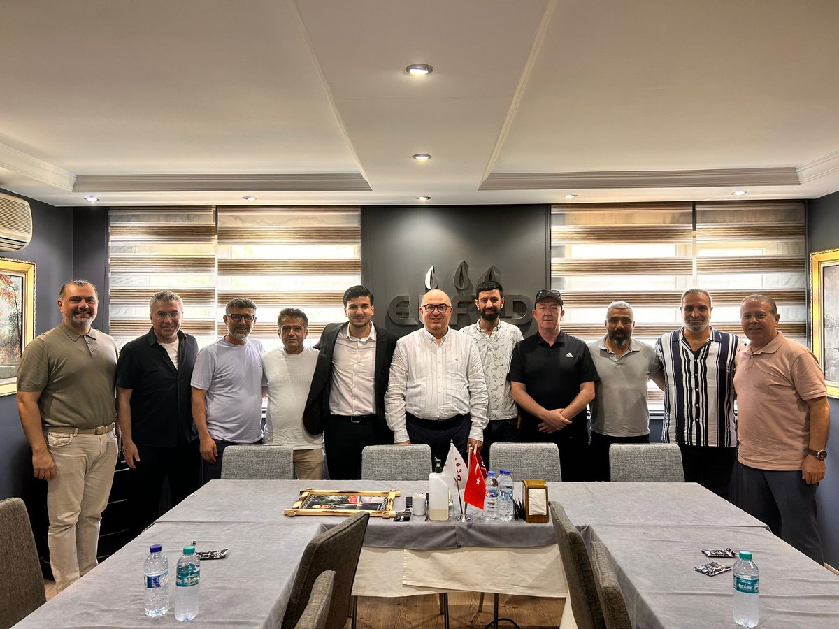 elfed23's tweet photo. Federasyonumuza üye derneklerimizden Avrasya Elazığlılar Dernek Başkanı Erhan Çelik ve Yönetim Kurulu Üyeleri, Genel Başkanımız Sayın Kazım Gökhan Elgin’i ziyaret etti. Nazik ziyaretlerinden ötürü teşekkür ederiz.
#elfed #elazığ https://t.co/Bkdt4sZjrt