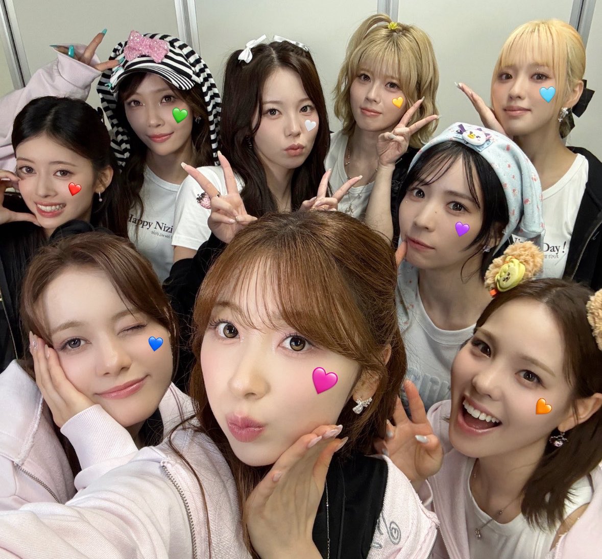 aykhn20__'s tweet photo. 観覧当選してました、!!!🥹💝
初めてで長丁場だけどNiziUはもちろん見れるアーティストさんのパフォーマンス全部楽しみます🌟

#niziu #niziu_当選 #themusicday https://t.co/lDAhI4XJMP