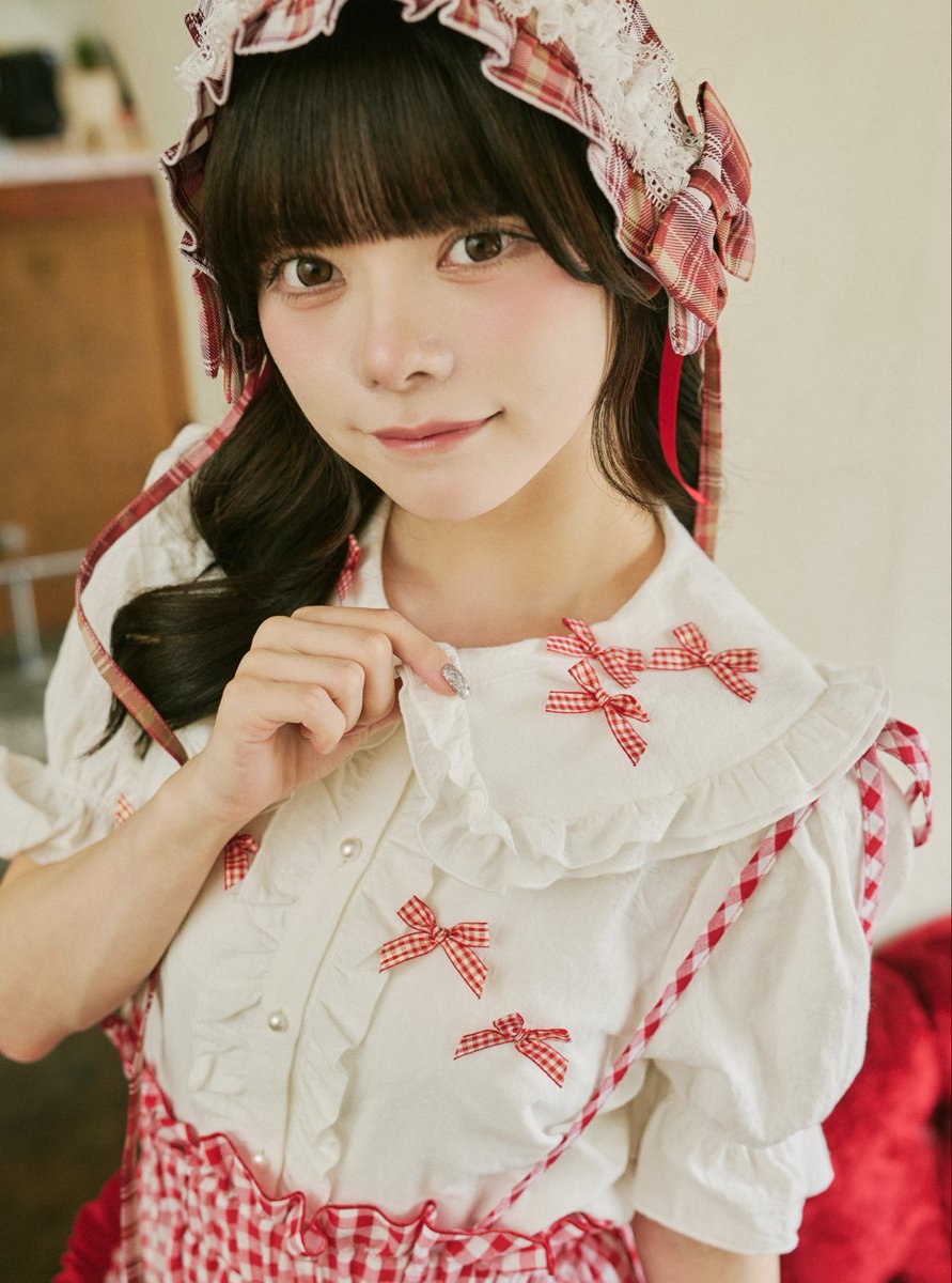 チェックのミニリボンがいっぱいで可愛い…… 沢山着まわせるフリル襟