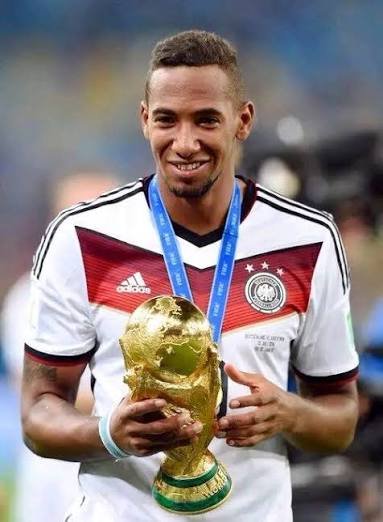 Bonesthugz's tweet photo. @xnzrc @opop21212121 شكلك مواليد 2016 https://t.co/aJtP7uEu1i