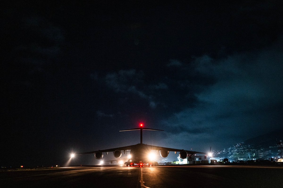 Southcom's tweet photo. Sustaining a 24/7 lifeline to earthquake-damaged communities.
Day and night, the @DeptofWar is accelerating the delivery of vital earthquake assistance to the front lines in Venezuela where help is needed most. U.S. military aircrews are powering an air bridge that is providing critical support to @StateDept-led U.S. disaster assistance to the people of Venezuela in the aftermath of the June 24, 2026, earthquakes.

@usairforce @USMC @USArmy @JTF_Bravo @The24MEU @USForeignAssist @USAenEspanol @usembassyve