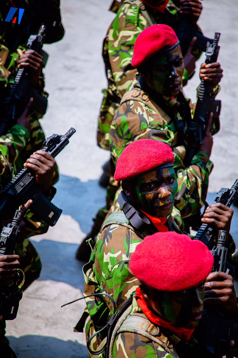 akezanet's tweet photo. 🔴À l’occasion du #BurundiAt64, le @BurundiGov a mis à l’honneur sa Force de Défense Nationale lors d’une parade militaire d’envergure. 

Pendant plusieurs heures, l’armée a démontré sa capacité opérationnelle, ses équipements et son savoir-faire.

Au rythme des bottes, les unités ont défilé avec leurs armements. Les fantassins, fusil d’assaut à la main, ont ouvert la marche, suivis des sections dotées de mitrailleuses et de lance-roquettes.

#lesbeautesdecheznous #akezanet #kwikukira_64 #burundiat64 #Burundi