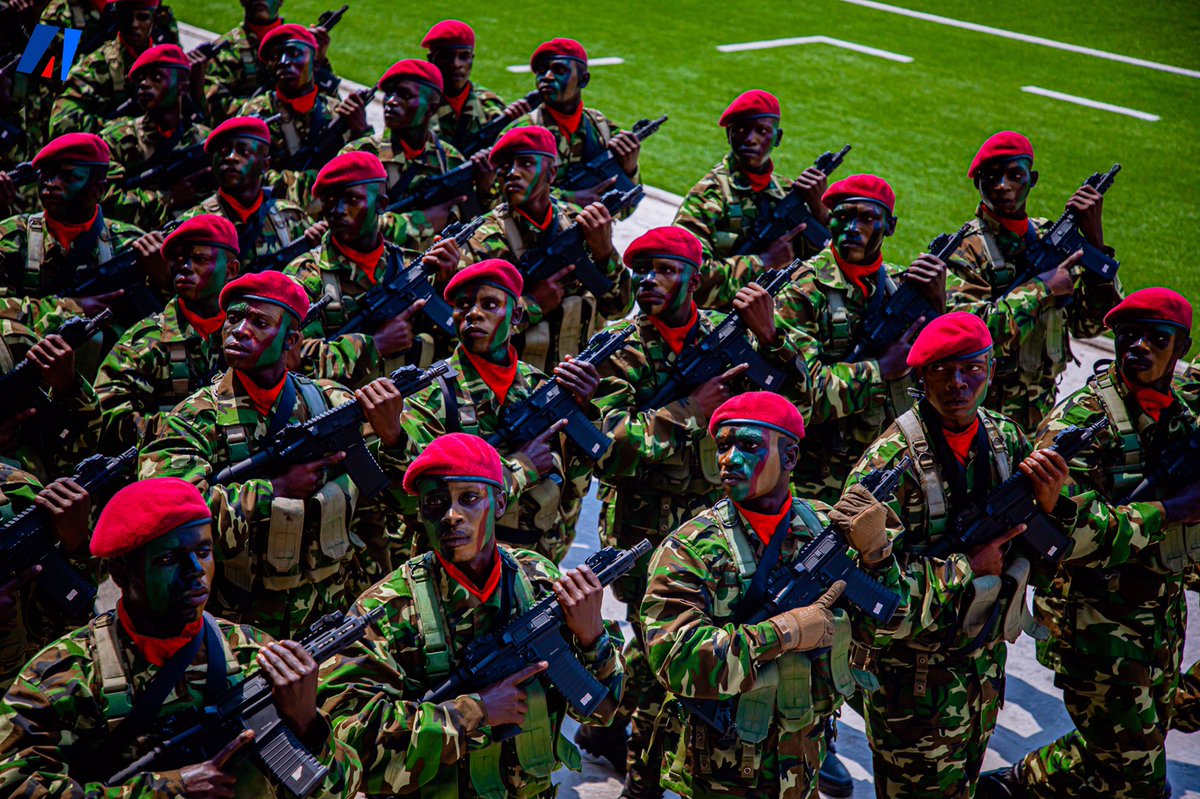 akezanet's tweet photo. 🔴À l’occasion du #BurundiAt64, le @BurundiGov a mis à l’honneur sa Force de Défense Nationale lors d’une parade militaire d’envergure. 

Pendant plusieurs heures, l’armée a démontré sa capacité opérationnelle, ses équipements et son savoir-faire.

Au rythme des bottes, les unités ont défilé avec leurs armements. Les fantassins, fusil d’assaut à la main, ont ouvert la marche, suivis des sections dotées de mitrailleuses et de lance-roquettes.

#lesbeautesdecheznous #akezanet #kwikukira_64 #burundiat64 #Burundi