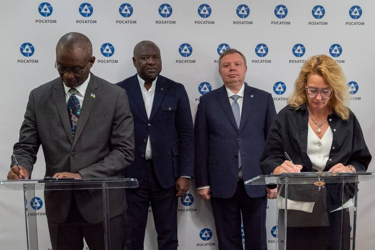 EmbassyofRussia's tweet photo. 🇷🇺⚛️🇷🇼Russia and Rwanda have signed a strategic roadmap to develop a small modular reactor (#SMR) project, aiming to integrate nuclear power into Rwanda's energy mix by the early 2030s. https://t.co/EdRLHmxqqV