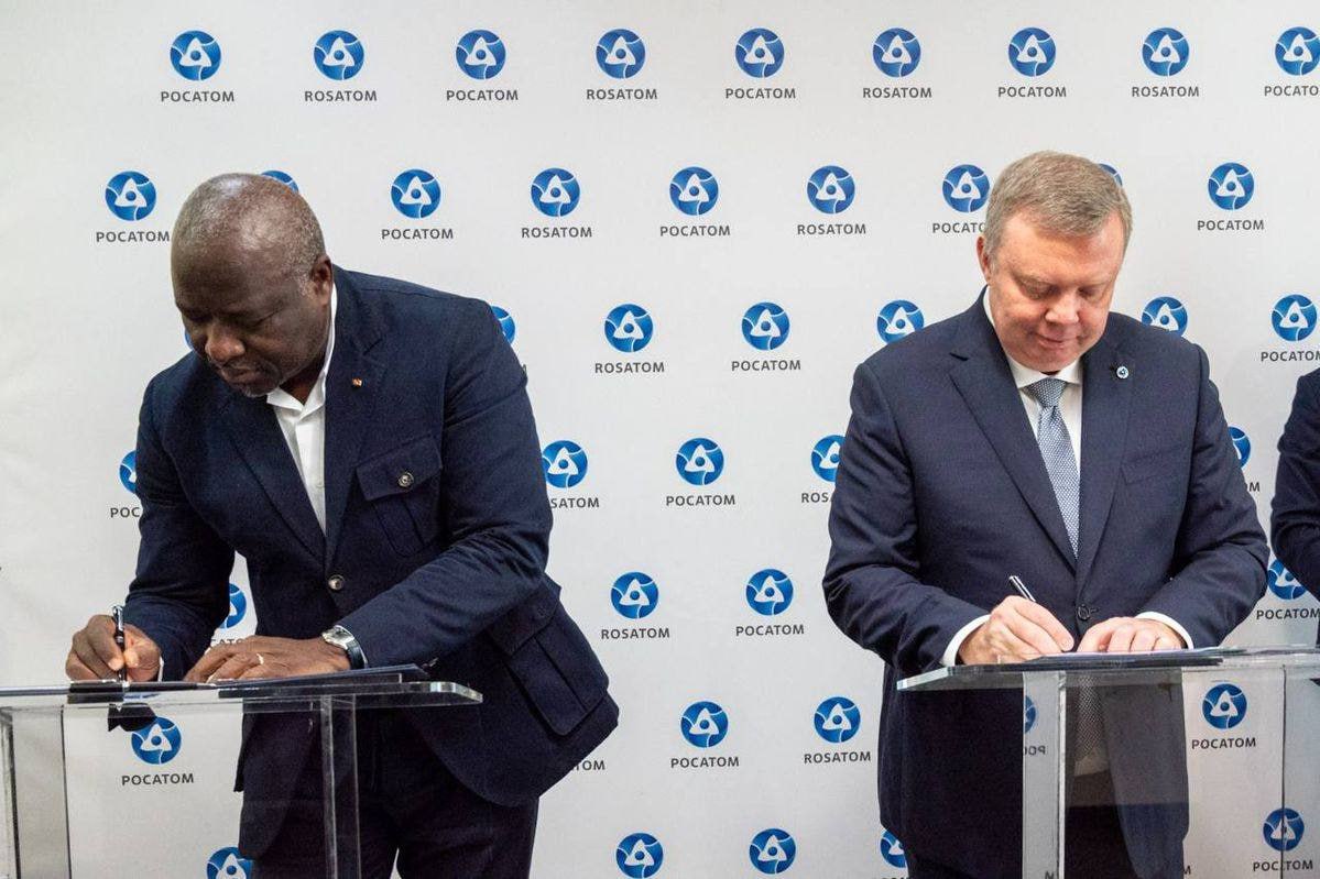 EmbassyofRussia's tweet photo. 🇷🇺⚛️🇷🇼Russia and Rwanda have signed a strategic roadmap to develop a small modular reactor (#SMR) project, aiming to integrate nuclear power into Rwanda's energy mix by the early 2030s. https://t.co/EdRLHmxqqV