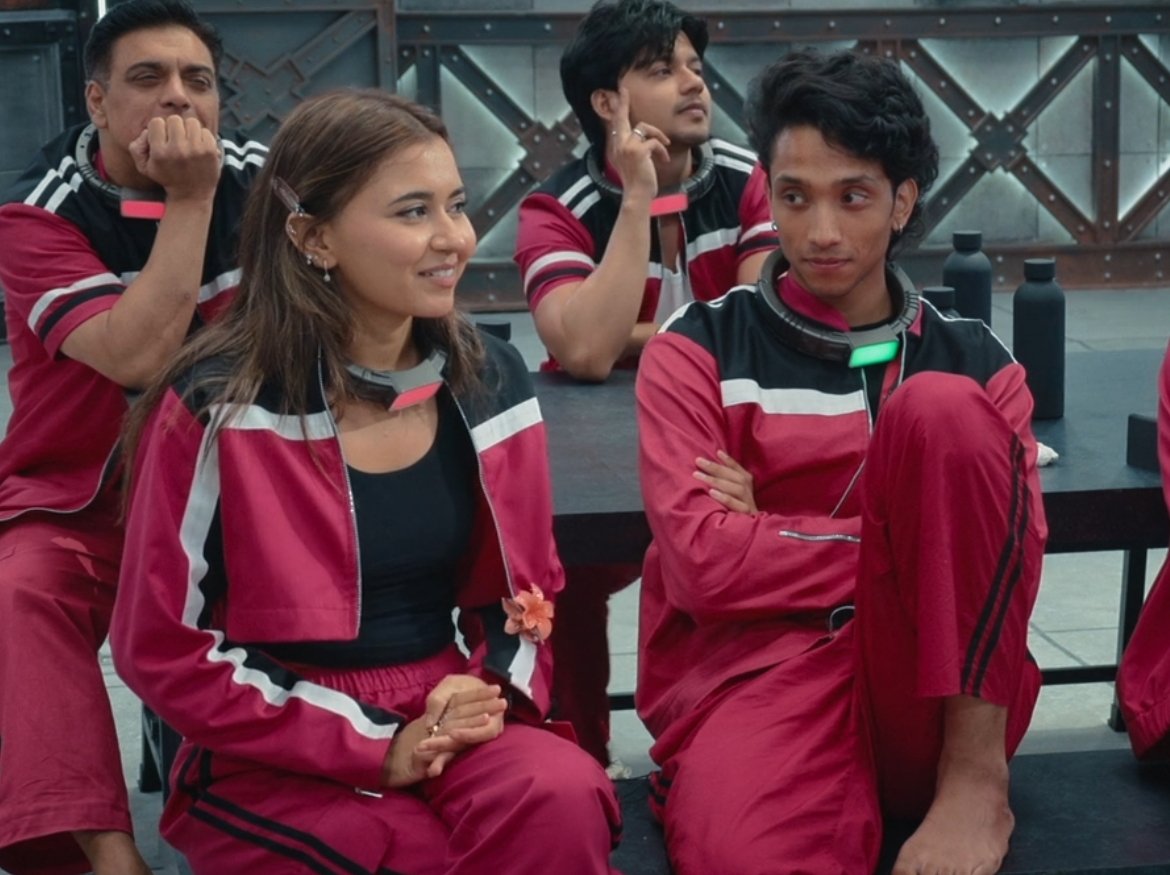 Akkucafe's tweet photo. Netflix using " madam jii " line in their bio you know what this means 🥰
#LockUpp02 #AkankshaChoudhary https://t.co/f2pqoITd7u