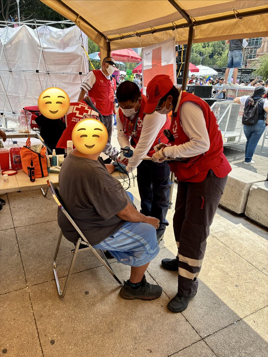 JLSantiagoG's tweet photo. 🔴 El Sábado pasado, la #CruzRoja Mexicana estuvo #apoyando en la 48ª Marcha del Orgullo LGBT+ en la Ciudad de México… https://t.co/thniCTtPGG
