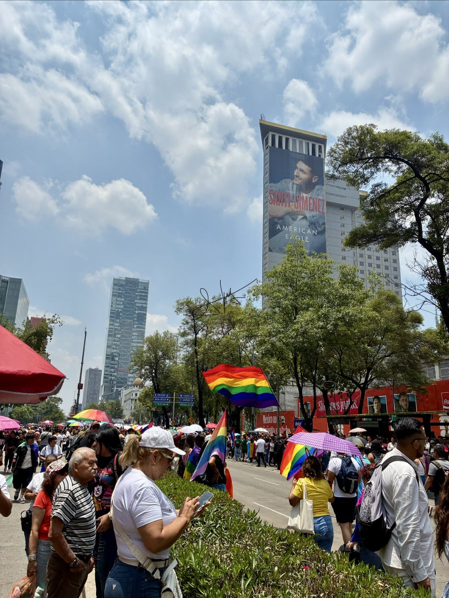 JLSantiagoG's tweet photo. 🔴 El Sábado pasado, la #CruzRoja Mexicana estuvo #apoyando en la 48ª Marcha del Orgullo LGBT+ en la Ciudad de México… https://t.co/thniCTtPGG