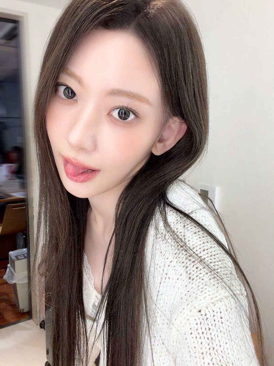 ALLSAKURA48_TH's tweet photo. [🔔] 260701 @39saku_chan | IG Update 

วันนี้ดูสวยมากเลย

อย่าลืมเข้าไป กดไลค์ 👍 คอมเมนต์ 💬 และแชร์ 🔄กันด้วยนะคะ!
🔗https://t.co/qrwgsc4uTl

#SAKURA #사쿠라 #꾸라 #ックラ #宮脇咲良 
#르세라핌 #LE_SSERAFIM https://t.co/QGcnzfPLkX