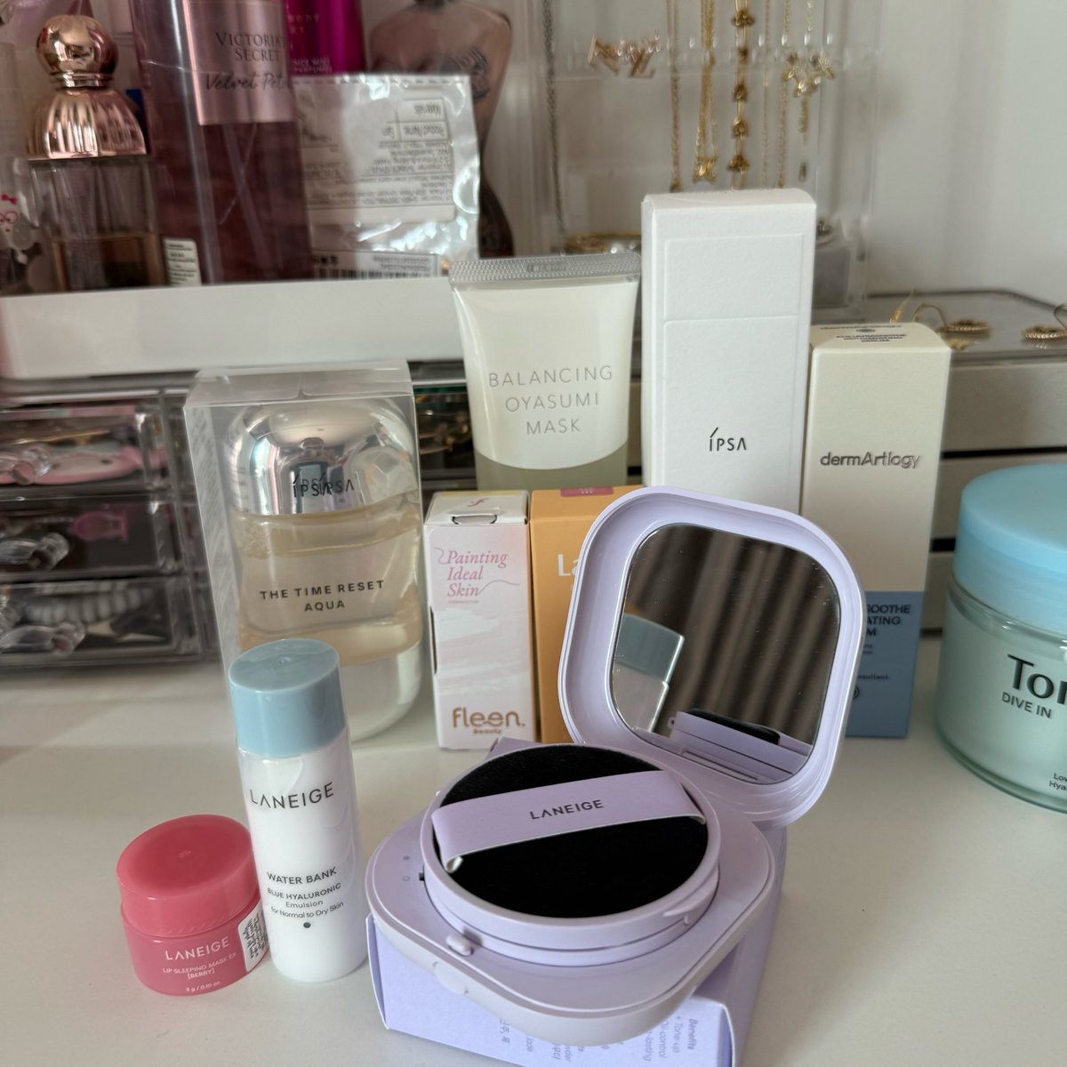 usedbysp's tweet photo. ส่งต่อแป้ง Laneige ใช้น้อยมาก ไม่เกิน2 ครั้ง
ส่งต่อ 220 รวมส่ง ( shop600 up)
แถมฟรี เทสเตอร์ water bank  + lip sleeping 

#ส่งต่อสกินแคร์ #ส่งต่อคสอ #ส่งต่อคสอมือ2 #คสอมือสอง #ส่งต่อเครื่องสำอาง #ส่งต่อเครื่องสําอางมือสอง #เครื่องสำอางมือสอง  #ส่งต่อสกินแคร์ https://t.co/MrfQXv26OW