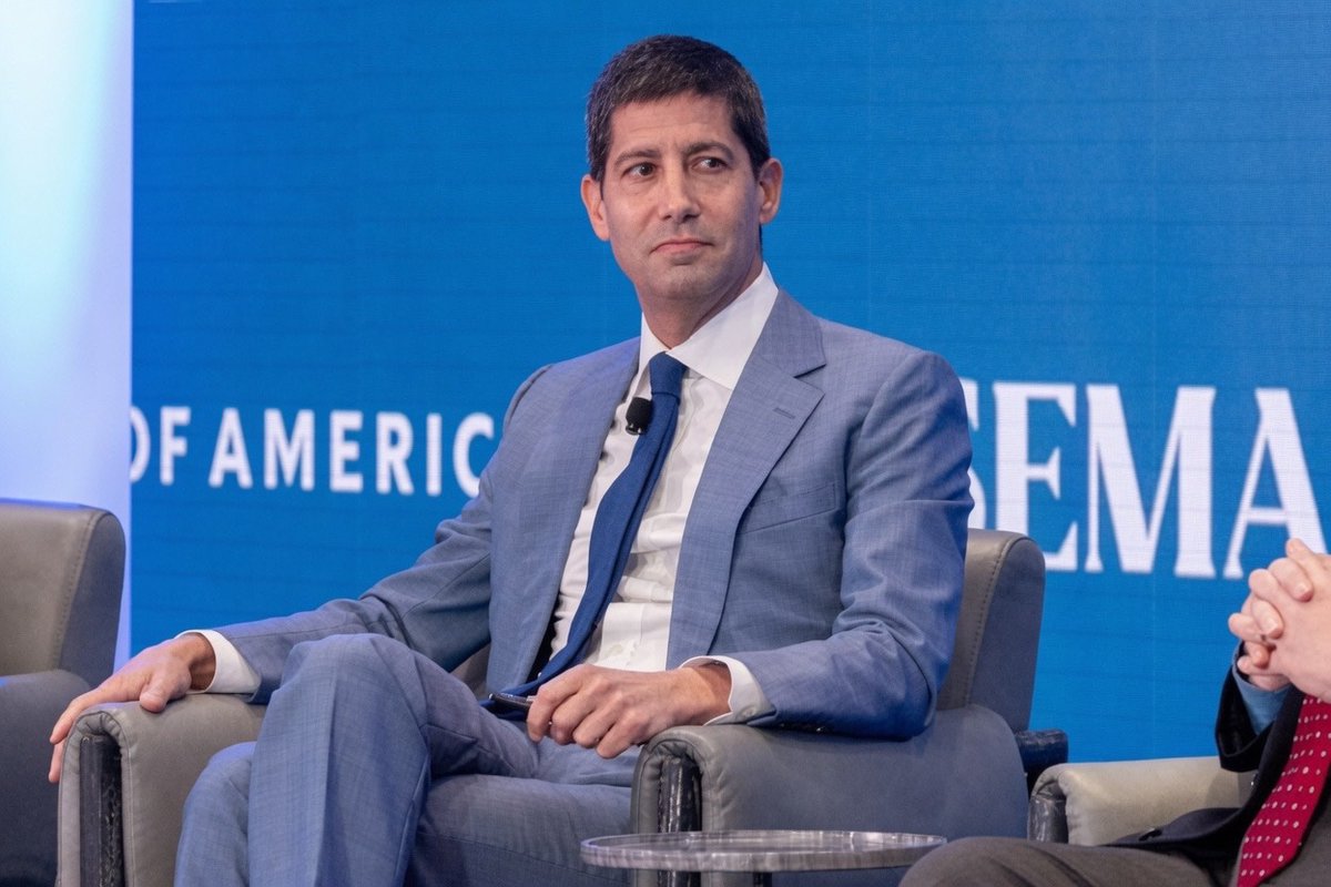 cryptorover's tweet photo. BREAKING: 🇺🇸 Fed Chair Kevin Warsh just spoke on a shared panel. 

Here's what he said:

• U.S. is likely to be a big winner in AI

• New AI task forces coming

• AI jobs impact still uncertain

• Inflation still above target, risks have eased

• still have scars from 2008, take risk seriously

• No hints on July rates

• Fed independence unchanged