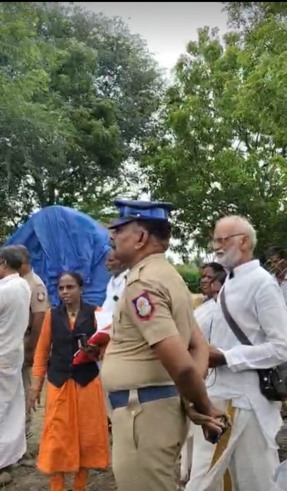 SriNithyananda's tweet photo. 🚨 HINDU MONKS UNDER ATTACK AT KAILASA THALAIVASAL 🚨

Right now in Thalaivasal, Salem district, Tamil Nadu, Hindu monks and devotees of KAILASA are facing a violent land-grab assault. Women monks have been manhandled, a brahmacharini's phone was snatched from her hands as she filmed the crime, and our sacred Deities now stand guard on their own land as devotees hold the ground.

This land is legally owned by KAILASA — purchased, registered (Doc. No. 773/2008), patta duly transferred, and government-surveyed. Yet the seller Ponnusamy, joined by known Anti Hindu Terrorist Force Leader Lenin Karuppan, keeps trespassing, has stolen our steel container-home, and on 10 June 2026 brought 15+ intoxicated goons to attack our devotees.

Despite repeated police complaints (28 Mar 2025, 30 Nov 2025, 10 Dec 2025) — and a written undertaking by Ponnusamy already on police record — there is still NO FIR and NO arrest.

We demand: register an FIR and immediately arrest Ponnusamy and Lenin Karuppan. Protect Hindu monks. Protect Hindu women. Protect Dharma.

🙏 Stand with us. Share this widely. Raise your voice.