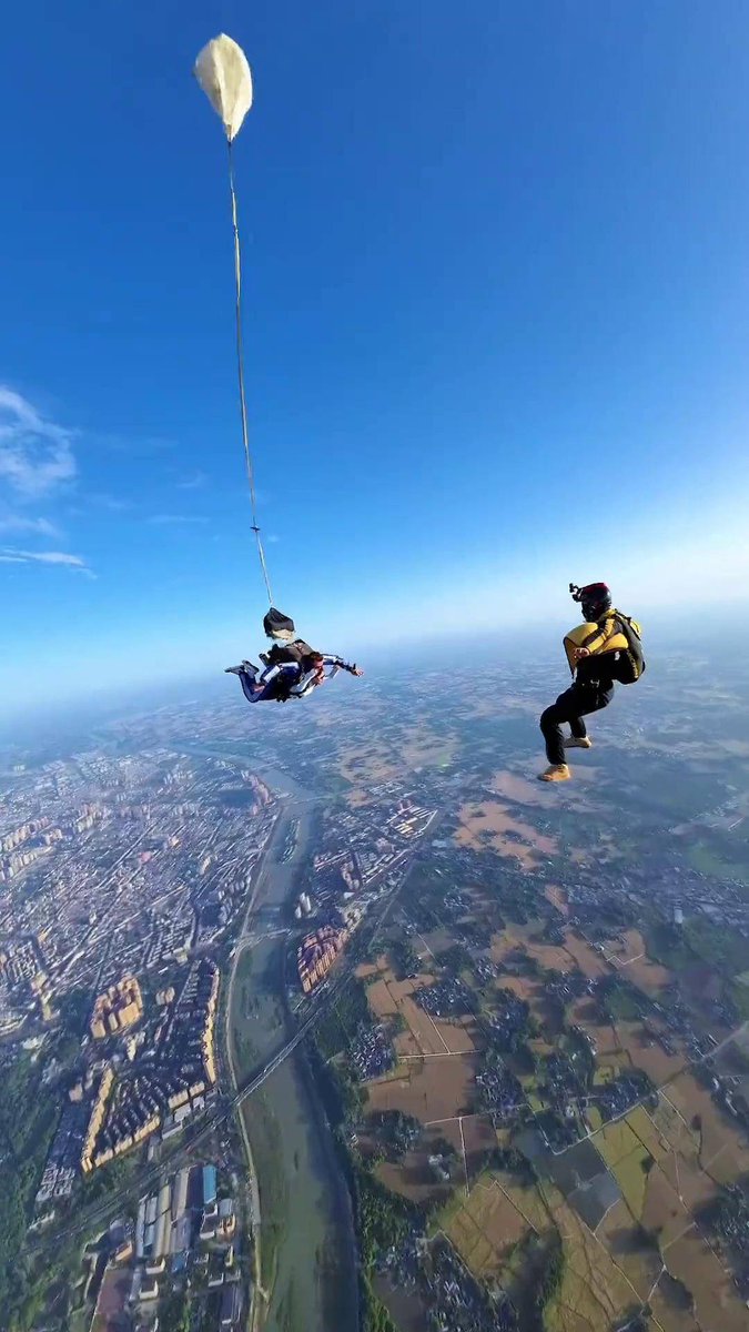Freakalady's tweet photo. [Just tried immersive skydiving for the first time—wind in my hair, views that took my breath away, and I’m already counting down to the next high!  #NewExperience #ThrillSeeker]， https://t.co/mLigsa2e9W