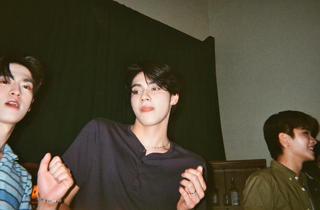 babipuppykiddo's tweet photo. i ♥️ peemwasu film 
(🧍🏻* 🎞️ ) mood <3 https://t.co/4P14AhaE8j