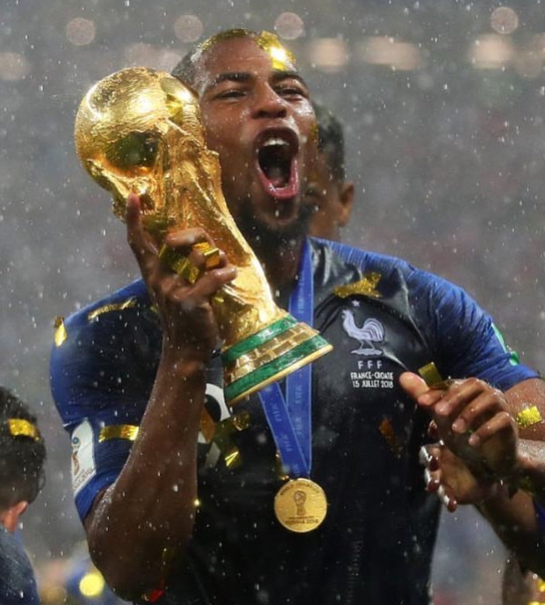 EstacActu's tweet photo. 🔵 Djibril Sidibé de retour à l’ESTAC ? 

En fin de contrat au TFC qui souhaite le prolonger, le champion du monde donnerait sa priorité à l’ESTAC. 🔥

À voir si l’ESTAC ouvrira la porte à un retour de son joueur formé au club. 

✍️ @le_Parisien #Estac #Troyes #Ligue1 https://t.co/OwpIGor9qX