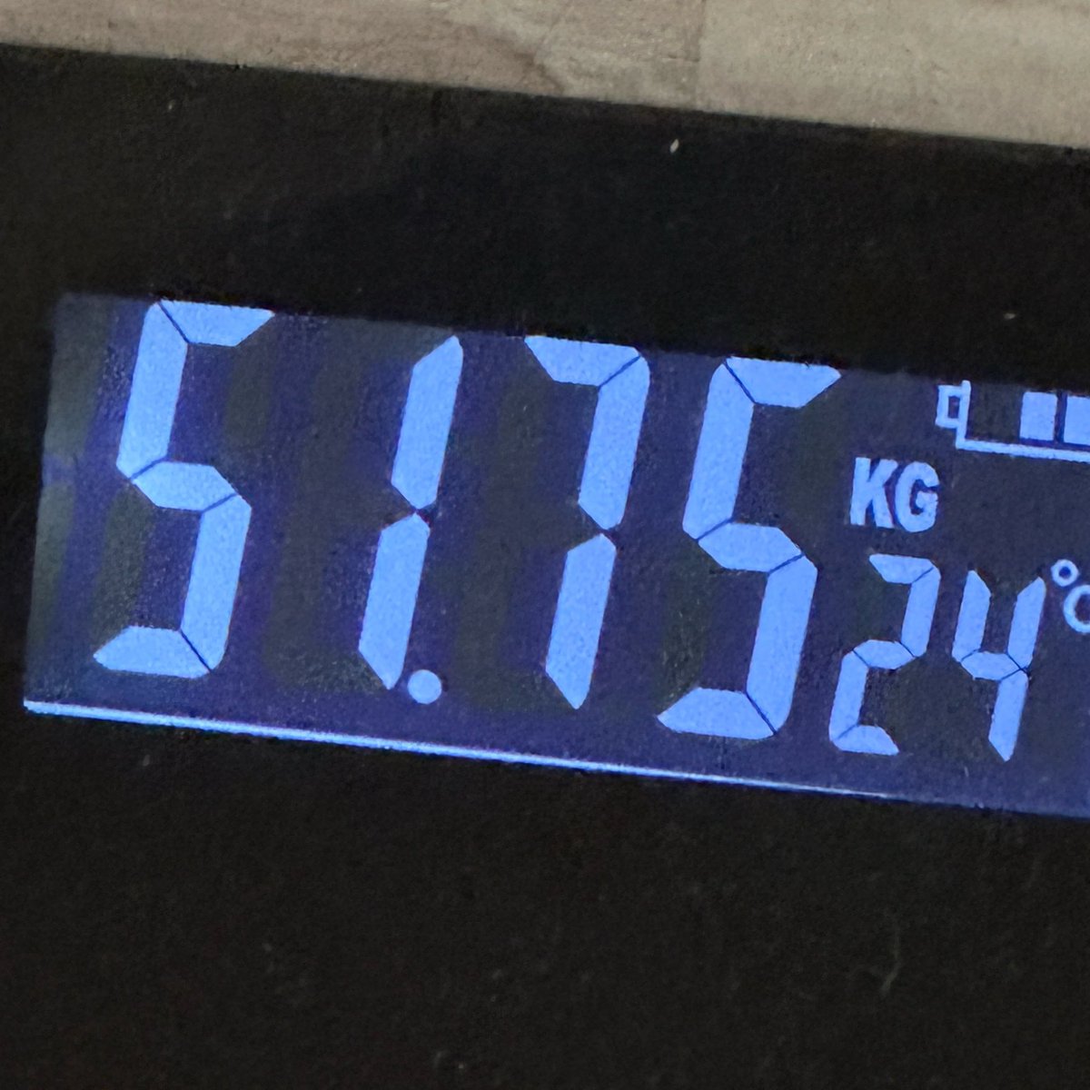 beyzanax's tweet photo. @nino4edtwtt first day of june / last day of june 💪🏻 i lost 1 kg from fat keep going on eat your veggies 💗 https://t.co/EBHgX4Gyfs