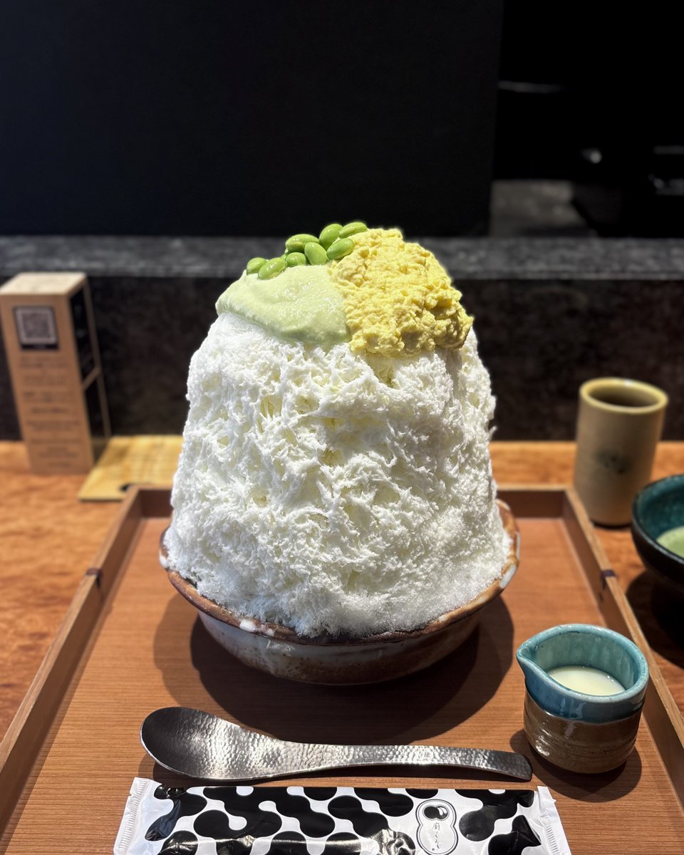 yutn__'s tweet photo. 📍くろぎ甘味研究所 / 大門
ずんだトウモロコシ🫛🌽(3,980)

初日に行ってきた🤍まさかのあいがけ🫢
途中でずんだクリームを追加(+400)

はじめてのとうもろこし！自然な甘さで美味しかった🌽
くろぎの枝豆大好きだから枝豆みるくが待ち遠しい💭🫛

私が行った時間帯は予約で満席でした🌼 https://t.co/5kcfCLwr3c