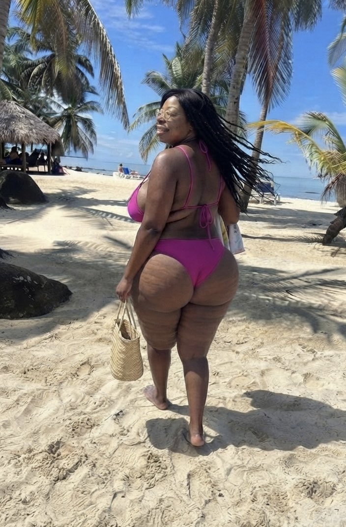 ShantaeH043002's tweet photo. Last day in Mexico and all I want to do is walk on the beach 🏝️👙🇲🇽
#bbw #interracial #travel #vacation #BlackWoman #Mexico https://t.co/XC8YjG79iA