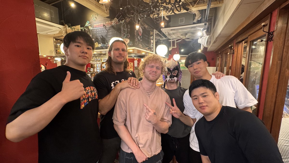yoriki0306's tweet photo. 今日も
プロレスリングNOAH
(@noah_ghc )
第50代GHCヘビー級王者
シェインヘイスト選手
(@ShaneTMDK )
ライコスジム 
キッドライコス1号2号
(@KidLykos )
(@KidLykosII )
小柳勇斗選手
(@noah_yuto )
髙橋碧選手
(@noah_midori0621 )
鶴屋浩斗選手
(@noah1112hiroto )
ご来店❗️幸せでした❗️

#赤バル https://t.co/XFSHTJz0qv