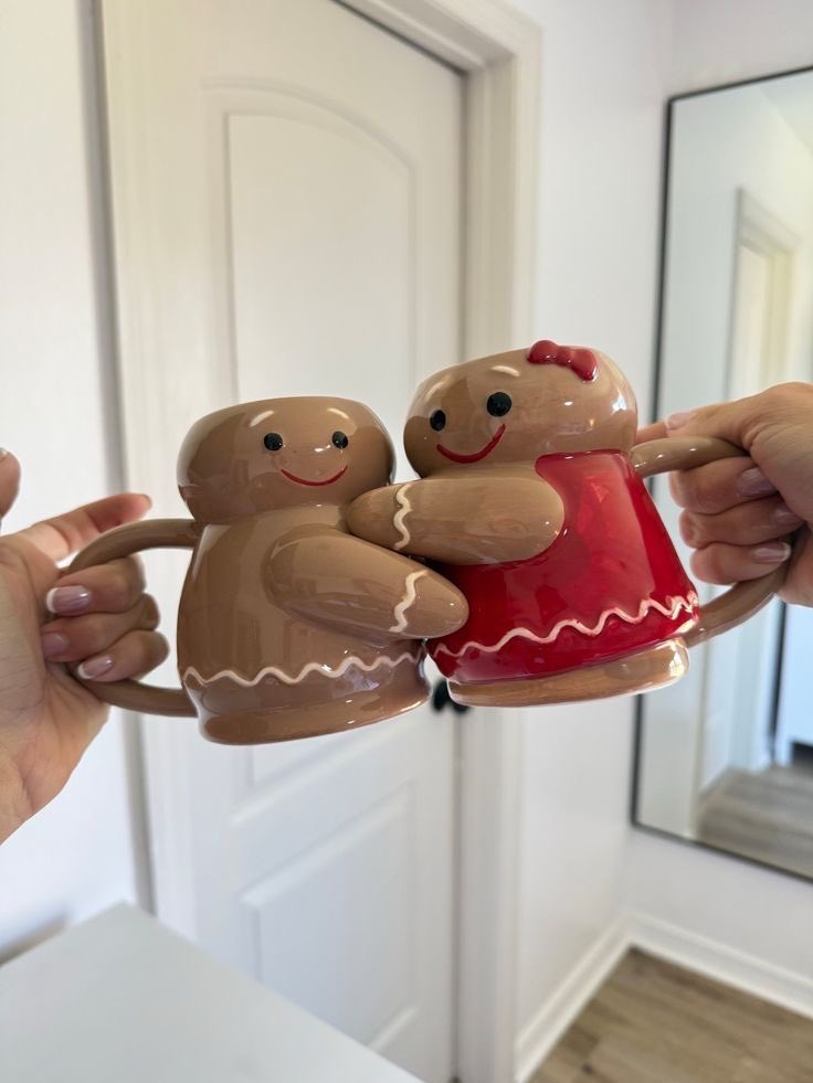 Bllury's tweet photo. couple’s mugcouple’s mugs https://t.co/zFAi7QvoZn