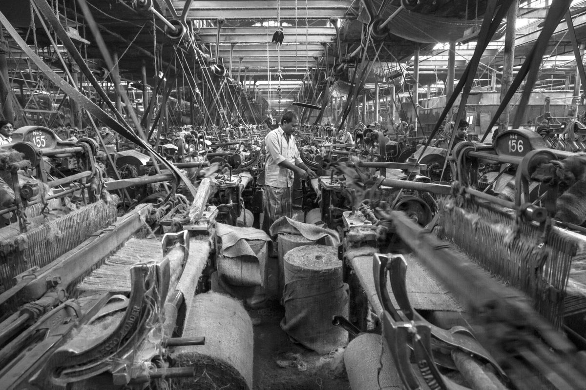 me_locket's tweet photo. 🏭 Good news for Bengal's jute belt.

Three more jute mills-Baranagar, J.J.I. (Jagaddal) and EMCO (Titagarh)-are expected to reopen within the next 2–3 days after talks at Nabanna.

Reopening notices will be issued tomorrow, maintenance work will begin first, and production will resume in phases. Nearly 7,500 workers are expected to get their jobs back.

Earlier, Alliance (Jagaddal), Kankinara and Naihati jute mills had also reopened. One step at a time, Bengal's historic jute industry is showing signs of coming back to life.