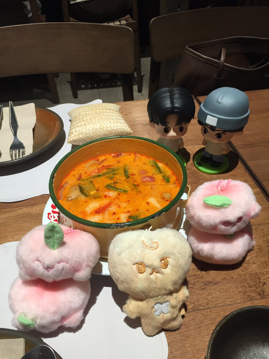 dearcutiedy's tweet photo. มาตามรอยพี่คนหล่อ บอกพนักงานว่าเซ็ทแจฮยอน พนักงานเข้าใจเลย 55555555 ตอนนี้มีส่วนลด 5% ด้วย (｡◠‿◠｡) https://t.co/1MEAGCa0RH