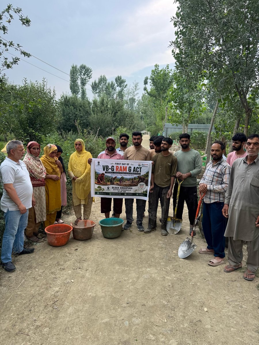 jkrddpr's tweet photo. Launch of the VB-G RAM-G at Block Singhpura Baramulla on its very first day, marking a renewed commitment towards sustainable livelihoods, community asset creation, and participatory rural development. @MoRD_GoI @JavedDar_NC @AsadamAijaz https://t.co/ompS6eTQ8T