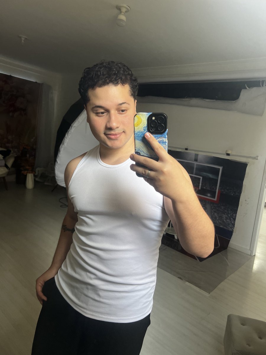 matolouco's tweet photo. O fotógrafo branquelo😔 https://t.co/LCWYR9KWoE