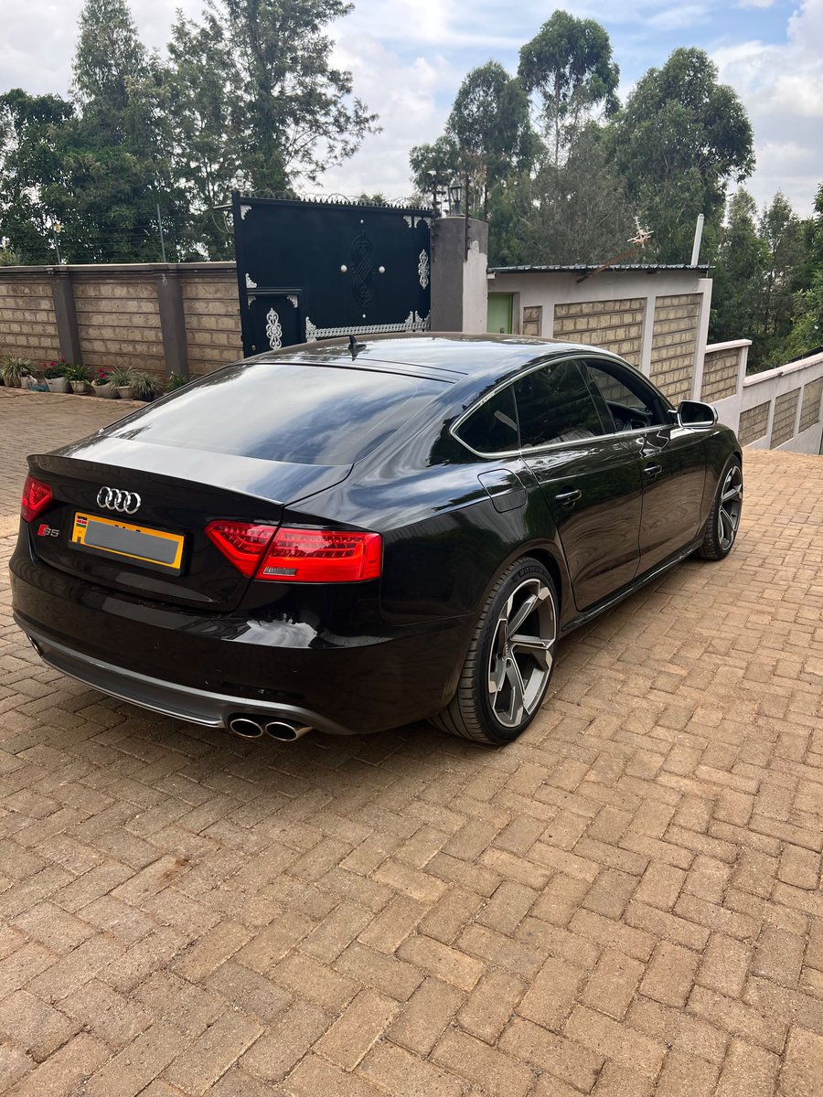 _saginii's tweet photo. *Audi S5 on sale*
Ksh. 3,600,000
0701888990
2015
3ltr V6 supercharged engine
Clean leather interior with Zero wear, extremely mint
Bang &amp; Olufsen sound system
Aftermarket Cold Air intake
Aftermarket Velocity Forged Rims wrapped in Michelin pilot sport 5 tires
87k kms https://t.co/fyylBmJkKs