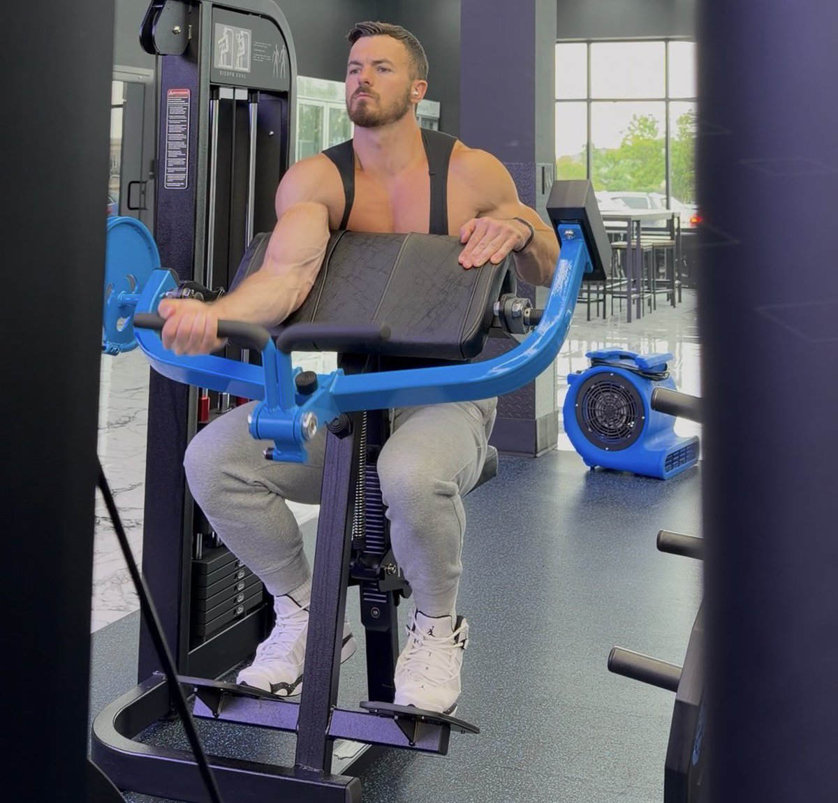 DeanTTraining's tweet photo. Lifts for an elite physique:

(Upgraded Version)

Chest:
- Flat/Seated Chest Press Machine
- Incline Chest Press Machine
- Seated Low to High Cable Flys
- Pec Fly Machine

Back:
- Lat Pull-Down
- Neutral Grip SA Lat Pull-Down
- Chest Supported Rows - Elbows Flared
- Chest Supported Rows - Elbows Tucked

Shoulders:
- Seated Machine Overhead Press
- Machine Lateral Raises
- Lying Cable Rear Delt Flys

Biceps:
- Machine or Cable Preacher Curls
- Hammer Curls w/ Upper Arm Supported

Triceps:
- Seated Cable Tricep Push-Downs
- Machine or Cable Overhead Tricep Extensions

Abs:
- Ab Crunch Machine

Quads:
- Pendulum or Hack Squats
- Leg Press
- Leg Extensions

Hamstrings:
- 45 Degree Extensions
- Seated Leg Curls
- SLDLs

Calves:
- Calf Press on Leg Press