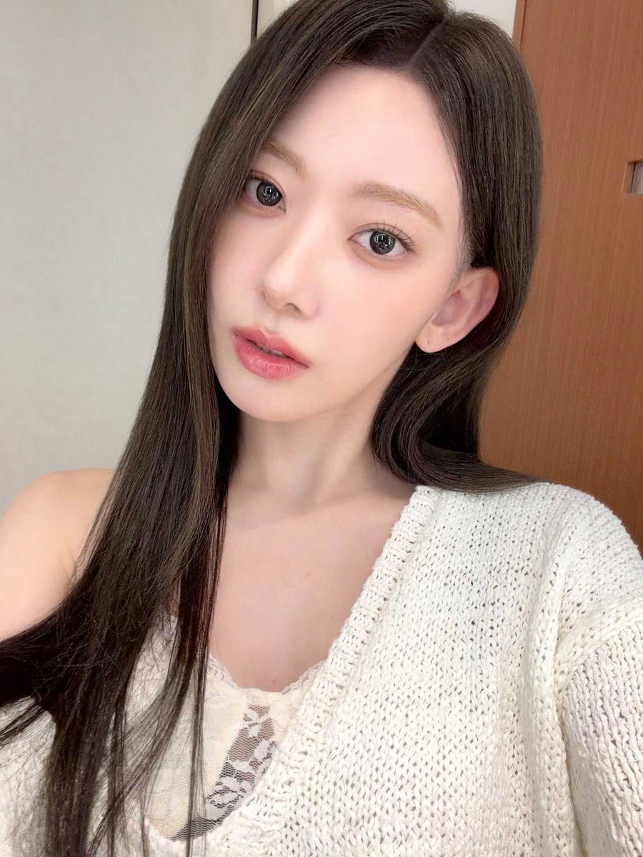 FIMBASE's tweet photo. [INSTAGRAM] 260701 | 39saku_chan  

“looked pretty today” (1/3)

#SAKURA #사쿠라
#LE_SSERAFIM #르세라핌 https://t.co/wrJMHDX8zt