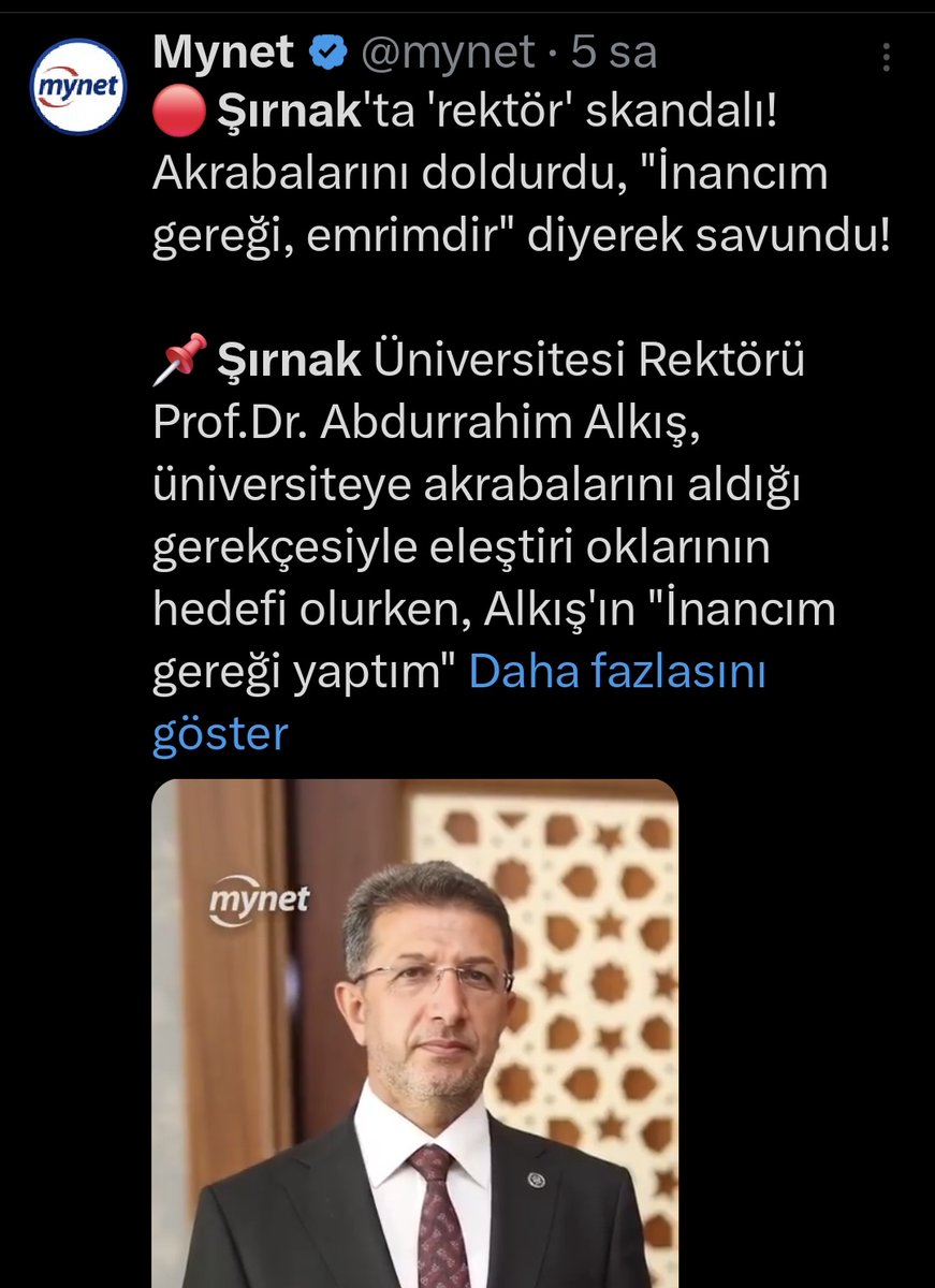 NekadarolduTR's tweet photo. Şırnak Üniversitesi Rektörü Prof. Dr. Abdurrahim Alkış hakkında yürütülen süreç, sosyal medyada dezenformasyonun nasıl üretildiğini, medya eliyle nasıl meşrulaştırıldığını ve ardından nasıl bir linç kampanyasına dönüştürüldüğünü gösteren ibretlik bir örnektir.

Burada yalnızca bir haber tartışması yoktur. 
Burada sahte ya da manipüle edilmiş içeriklerin kamuoyu hükmüne dönüştürülmesi meselesi vardır.

Önce rektör adına sahte veya kaynağı tartışmalı hesaplar üzerinden akıl dışı ifadeler dolaşıma sokuluyor. Ardından bu içerikler ekran görüntüsü hâline getiriliyor. Sonra bu ekran görüntüleri, sanki doğrulanmış belgeymiş gibi haberleştiriliyor. 
En sonunda da sosyal medya kitleleri bu üretilmiş içerikler üzerinden linç sürecine davet ediliyor.

Bu, gazeteciliğin değil; dijital dezenformasyon düzeninin işleyiş biçimidir.

Sahte kaynak üretiliyor.
Sahte kaynak haberleştiriliyor.
Haber sosyal medyada büyütülüyor.
Sosyal medya tepkisi yeniden haber yapılıyor.
Böylece yalan, dolaşım gücü sayesinde hakikat gibi gösteriliyor.

Oysa gazeteciliğin temel sorumluluğu tam da burada başlar. Bir iddia sosyal medyada yayıldı diye haber değeri kazanmaz. Bir ekran görüntüsü dolaşıma girdi diye belgeye dönüşmez. Bir sahte hesap üzerinden üretilen içerik, “kamuoyu bunu konuşuyor” denilerek meşrulaştırılamaz.

Kamu görevlileri elbette eleştirilebilir. Üniversite yönetimleri, kadro süreçleri, atamalar ve liyakat meselesi elbette kamu denetimine açıktır. Fakat bu denetim sahte hesaplarla, doğrulanmamış paylaşımlarla, manipüle edilmiş ekran görüntüleriyle değil; belgeyle, resmî kayıtla, muhatap cevabıyla ve denetlenebilir bilgiyle yapılır.

Şırnak Üniversitesi, söz konusu paylaşımların rektörle ve üniversiteyle ilgisi olmadığını açıklamıştır. Rektör Alkış da kendisine atfedilen sözleri açık biçimde reddetmiştir. Buna rağmen aynı içeriklerin ısrarla dolaşımda tutulması, artık habercilik refleksinden çok hedef alma iradesine işaret etmektedir.

Burada sorulması gereken soru şudur:

Sahte ya da manipüle edilmiş olduğu açıklanan içerikler neden hâlâ haberleştiriliyor?

Muhatabın açıklaması neden görünmez kılınıyor?

Resmî kayıtlar yerine neden ekran görüntüleri esas alınıyor?

Teyit edilmemiş sosyal medya içerikleri neden kamuoyu hükmüne dönüştürülüyor?

Bir medya stratejisti olarak bu tabloyu yalnızca bir kişiye dönük saldırı olarak okumuyorum. Bu, dijital çağda itibarın nasıl hedef alınabildiğini, medyanın teyit sorumluluğunu terk ettiğinde nasıl dezenformasyon zincirinin parçasına dönüşebildiğini gösteren daha büyük bir krizdir.

Bugün bir rektör, sahte bir hesap ve birkaç ekran görüntüsüyle hedef alınabiliyorsa; yarın aynı yöntem herhangi bir akademisyene, bürokrata, gazeteciye, siyasetçiye ya da sıradan bir vatandaşa karşı da kullanılabilir.

Bu yüzden mesele kişisel değil, ilkeseldir.
l Dr Muhammed Emin Toy l
@muhammedetoyy