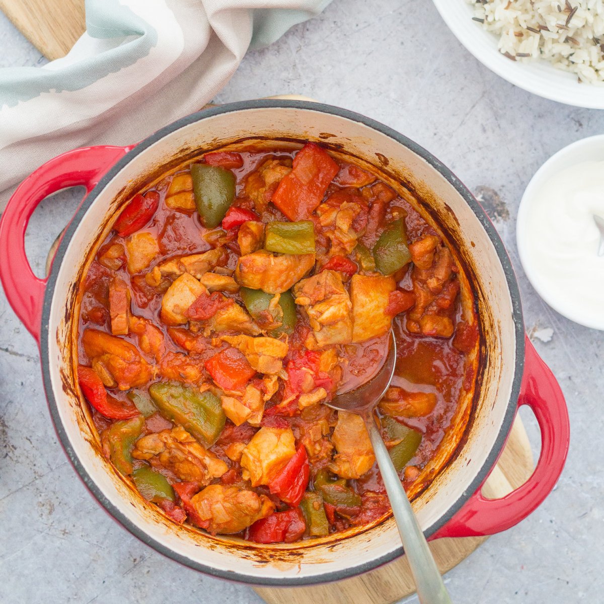 easypeasyfoodie's tweet photo. A quick and easy midweek twist on a classic, this Easy Chicken Goulash is just as delicious as a traditional beef goulash but is ready in half the time!
GET THE RECIPE => https://t.co/LmQgzpCHbp
#easychickenrecipes #easydinners #midweekmeals #familydinners #easypeasyfoodie https://t.co/VMxo7cKyy9
