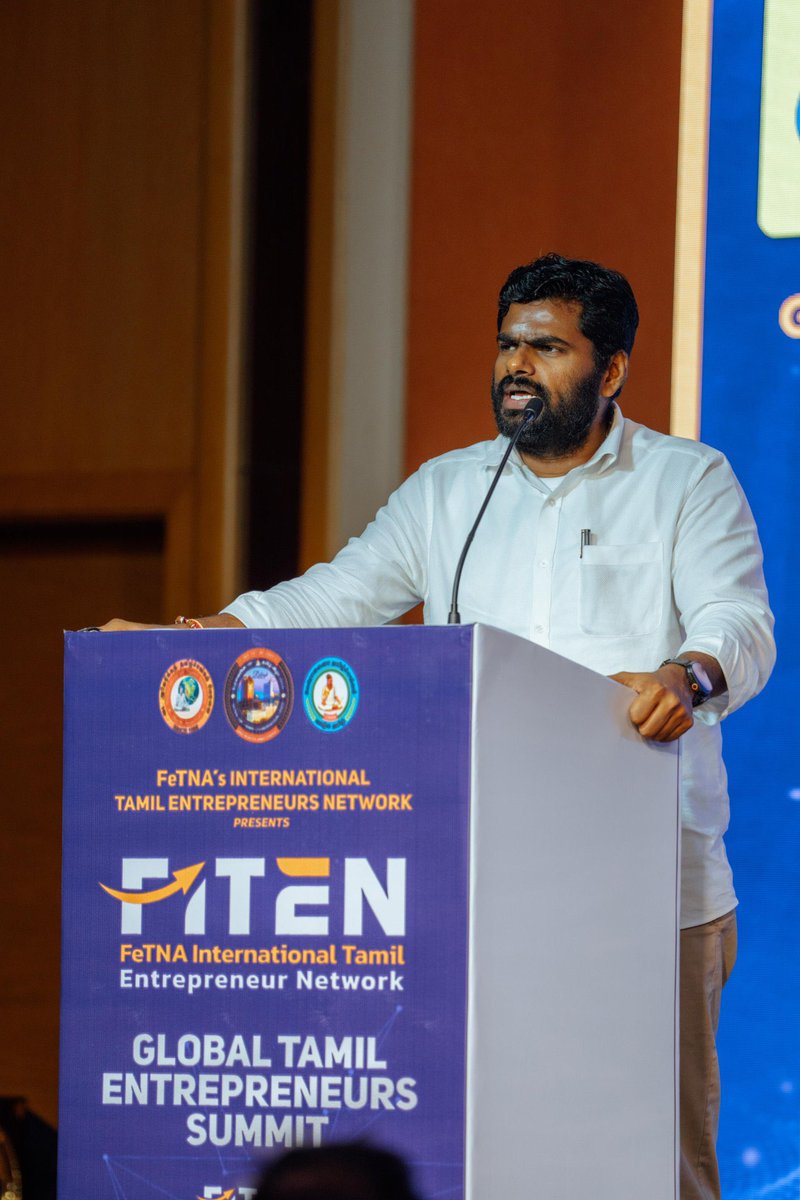 arvinth_e's tweet photo. அமெரிக்காவில் உள்ள FETNA அமைப்பு திமுக/திக சார்பு நிலைப்பாடு கொண்டது என்பது சரியே. 
அமெரிக்காவில் வசிக்கும் தமிழர்களுக்கான அமைப்பு, அரசியல் சாயல் இல்லாமல் இருப்பதே நியாயமானது, ஆனால் இந்த அமைப்பு காலங்காலமாக திக/திமுக கைப்பிடியில் போனது அமெரிக்காவில் உள்ள திக/திமுக சார்பில்லாத தமிழர்கள் மத்தியில் கசப்பான உணர்வை தந்து, பல தமிழ்ச்சங்கங்கள் தங்களை FETNA அமைப்பில் இருந்து விலக்கி கொண்டனர். 
பின்னர் நாம் தமிழர் சார்புடையவர்கள் பலர் FETNA வில் இணைத்து கொண்டு திக/திமுக சார்பு நிலைப்பாடை எதிர்த்து களமாடி கொண்டிருந்தனர். 

FETNA பேரவையின் அதிகாரக்குழுவானது, இரண்டு ஆண்டுகளுக்கு ஒரு முறை மாறும். தற்போது இருக்கும் அதிகாரக்குழு, FETNA அமைப்பை மொத்த தமிழர்களுக்குமானதாக மாற்ற வேண்டும், எந்த கட்சி சார்பும் அல்லாத நிலைப்பாடை எடுக்க வேண்டும் என உறுதி கொண்டு அதற்கான முன்னெடுப்புகளை எடுத்து வருகின்றனர். 

அதன் அடிப்படையில்தான் 2024 இல் பிரதமர் @narendramodi அமெரிக்கா வந்தபோது FETNA அதிகாரக்குழு பிரதமரை சந்தித்தனர். 
அதன் அடிப்படையில்தான் மதுரையில் 2025 இல் நடத்திய FITEN நிகழ்ச்சிக்கு @annamalai_k அவர்களை அழைத்திருந்தனர். 
அதன் அடிப்படையில்தான் 2026 FITEN நிகழ்ச்சிக்கு @VanathiBJP அவர்களை அழைத்தனர். 

அதன் தொடர்ச்சியாக, அண்ணாமலை அவர்களை இந்த வாரம் FETNA நிகழ்ச்சியில் கலந்துகொள்ள அழைப்பு விடுத்திருக்கினர். திமுக, அதிமுக, பாஜக, நாதக, தவெக, பாமக என அனைத்து கட்சி தலைவர்களும் கலந்து கொள்கின்றனர்.

இத்தகைய முன்னெடுப்பை எடுக்கும் தற்போதைய FETNA அதிகாரக்குழுவை பாராட்டு வேண்டுமேத்தவிர, அவர்கள் மீது சேற்றை வாரி இறைப்பது நியாயம் இல்லை. 

அப்புறம், இன்று அண்ணாமலை FETNA வில் கலந்துகொண்டதன் அடிப்படையில், அவர் ஹிந்து எதிர்ப்பு அரசியலை கையில் எடுக்கிறார் என உக்கிரமாக படமெடுத்து ஆடும் நாகபாம்புகளுக்கு ஒரு கேள்வி - அண்ணாமலை அவர்கள் தமிழக பாஜக தலைவராக FETNA நிகழ்ச்சியில் கலந்துகொண்ட போதோ, வானதி அக்கா FETNA நிகழ்ச்சியில் கலந்துகொண்டபோதோ ஏன் நீங்கள் இப்படி படம் எடுத்து ஆடவில்லை?