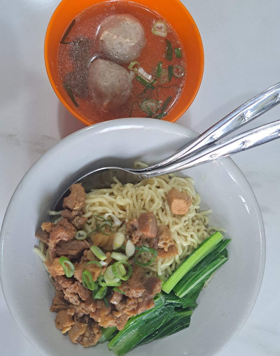 merciesette's tweet photo. Mie ayam😍 https://t.co/cYvQPWEDXW
