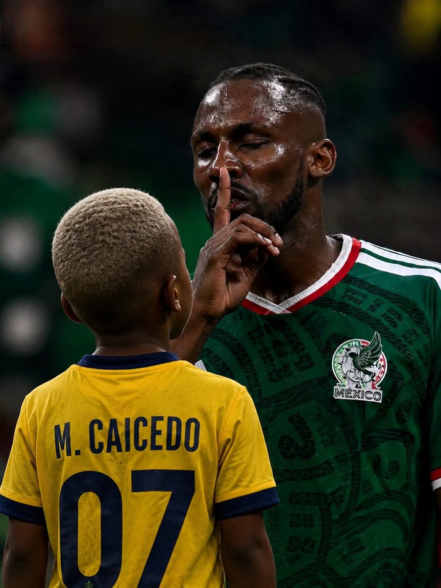 antonirios07's tweet photo. @LaTri Son como niños! 😅🤫🇪🇨 https://t.co/3jasM905J1