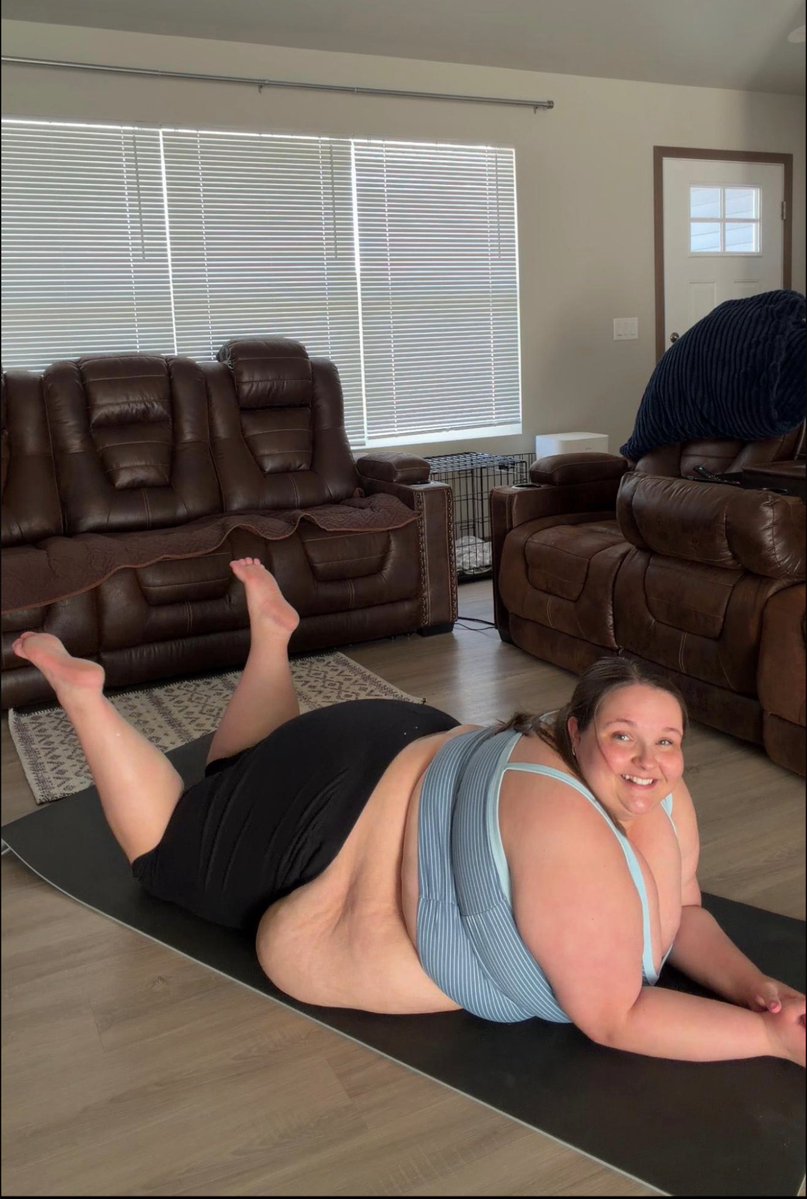 biggirlabby's tweet photo. How it started … vs how its going https://t.co/DnCWtTmxfq