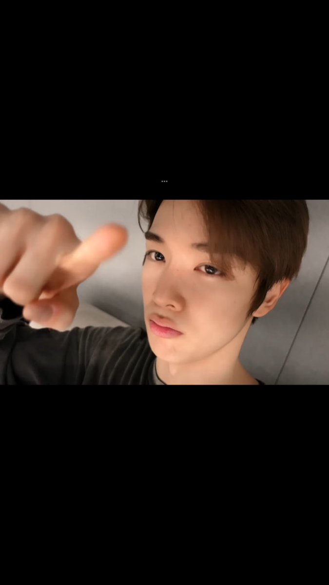 eeeunchan's tweet photo. 우락밤을 뜨고싶었는데 뭔가 날 째려보는 느낌이 들어서 눈썹달아줌 ••• https://t.co/LOFWQ1bKlx