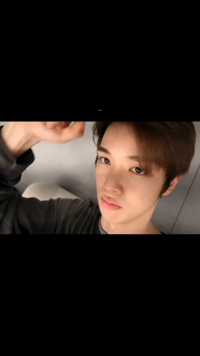 eeeunchan's tweet photo. 우락밤을 뜨고싶었는데 뭔가 날 째려보는 느낌이 들어서 눈썹달아줌 ••• https://t.co/LOFWQ1bKlx