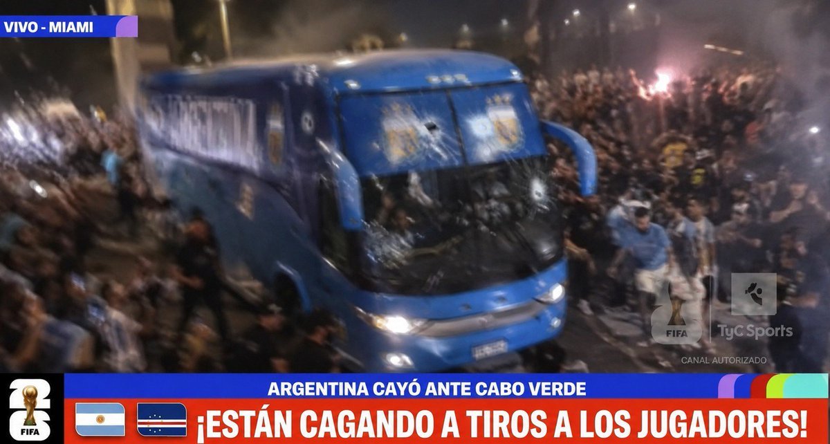 _crisenberg_'s tweet photo. acabo de tener una pesadilla https://t.co/0mtfDjRhZT