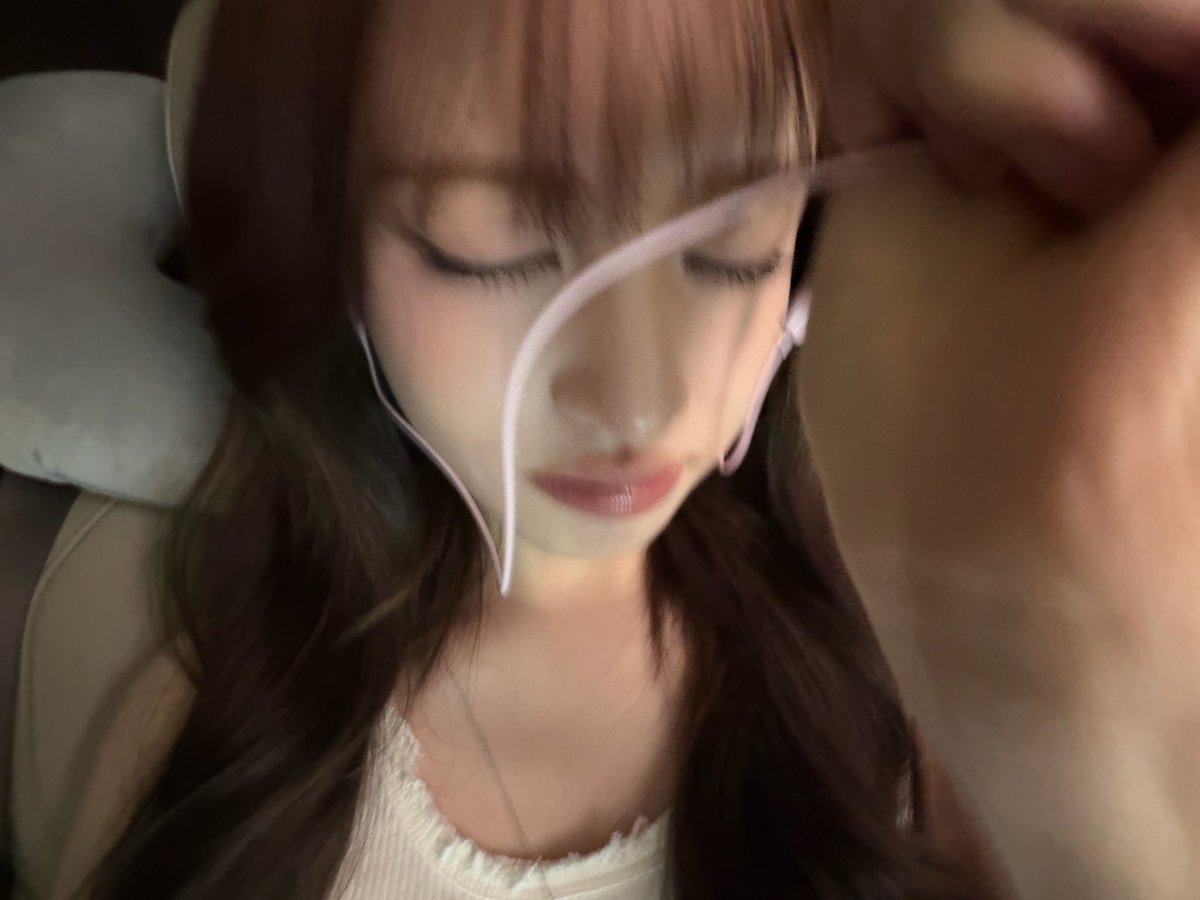 cupid_diary's tweet photo. 🐱💬

: but i found it again
: i don't usually lose things
: if you're thinking where it went ~ it'll come back
: thank youㅎ
[📸]
: im using pink wired earphones
: going to schedule
: I'll go now
: let's love like fools in July too
: eat well, be healthy, sleep well
: i loveyou https://t.co/kDy8G1LpoF