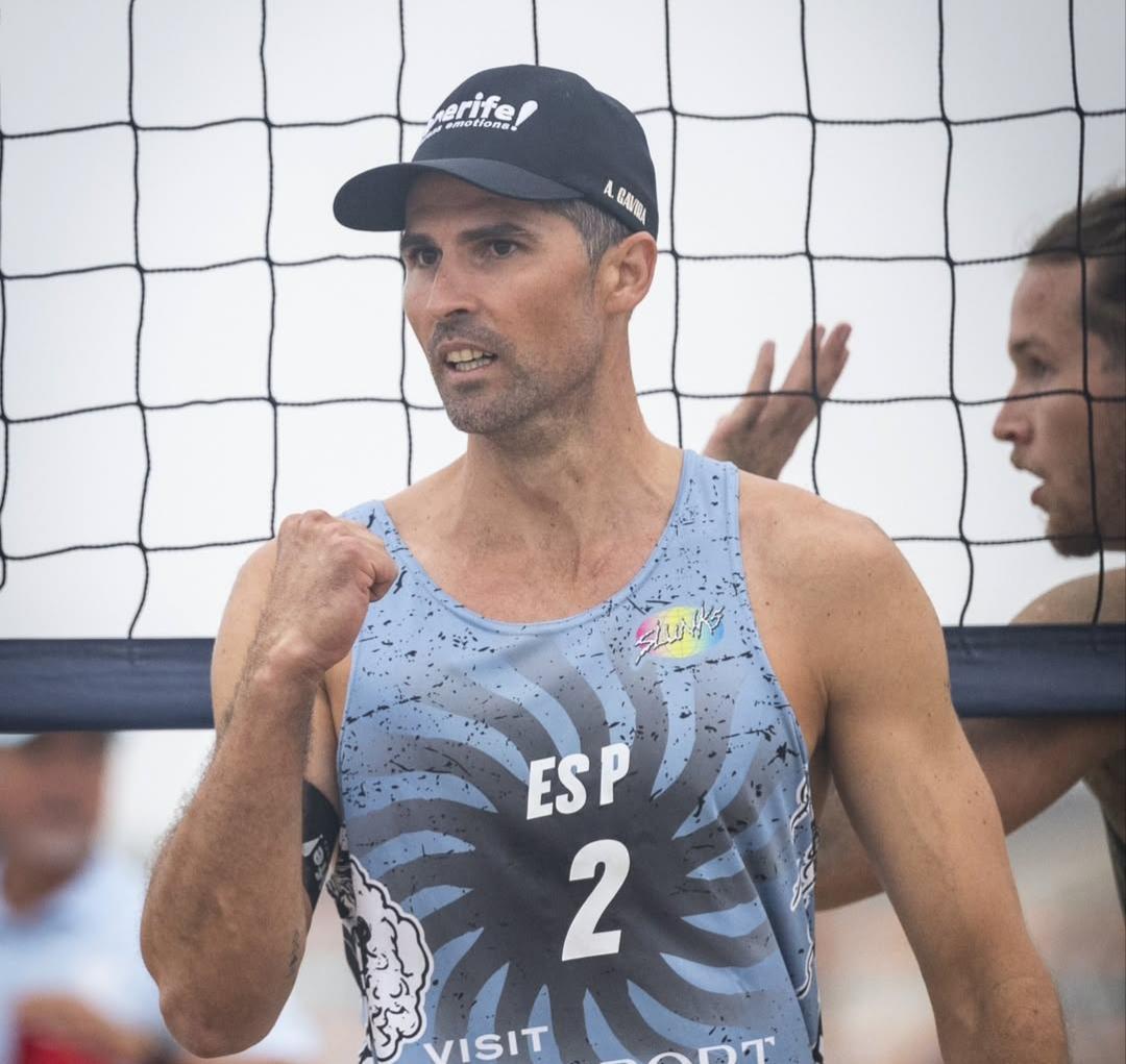 la_antorchita's tweet photo. 🏐🏖#VoleyPlaya Élite Gstaad 🇨🇭

Fase grupos ♂️
✅ Adrián Gavira/Alejandro Huerta 🇪🇸 ganan 2-1 (21-16, 17-21, 15-13) 🆚 Daubas/Aye 🇫🇷

💪🏻 Los españoles inician la fase de grupos con una victoria para ganar opciones de superar la ronda!

🔜 Mañana siguen contra Boermans/Brouwer 🇳🇱 https://t.co/5GYCt0OH5v