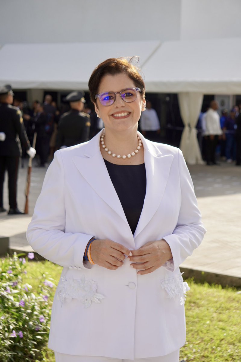 Grace_diputada's tweet photo. Mi más profundo agradecimiento a cada uno de los diputados que creyó en esta propuesta y respaldó la visión de una Asamblea independiente, capaz de ejercer el equilibrio institucional que nuestra democracia necesita.

En democracia, los votos siempre hablan y sus resultados merecen el mayor de los respetos. Nuestra convicción permanece intacta: seguiremos trabajando por una Asamblea que honre su mandato constitucional, legisle con responsabilidad, fiscalice con independencia y actúe siempre pensando en Panamá.

Los panameños esperan de nosotros madurez, resultados y la capacidad de construir acuerdos por el bien del país. Ese continuará siendo nuestro compromiso. Panamá siempre estará primero.

#Seguimos