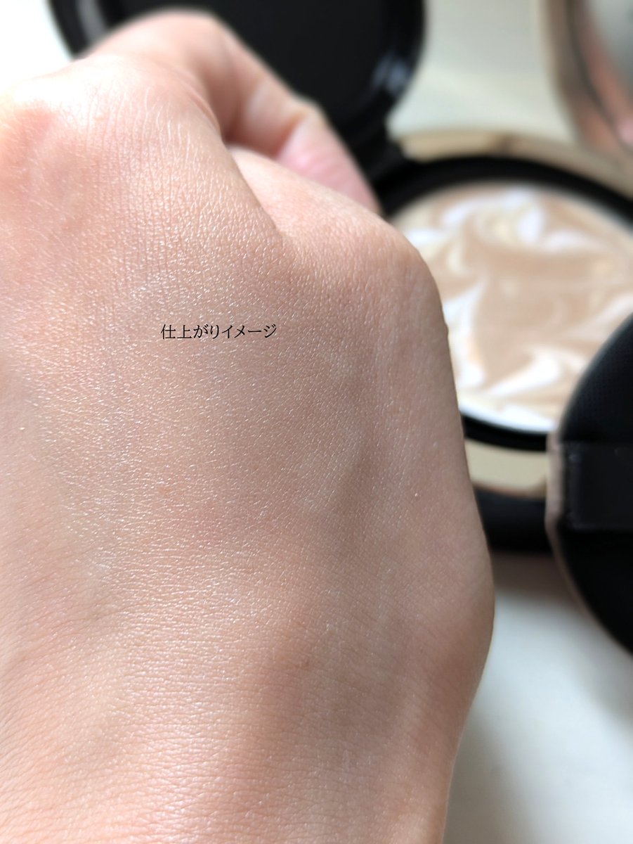 i_chigooo's tweet photo. PR：AGE20’S

私の推しファンデ🖤
シグネチャーエッセンスカバーパクト
塗るタイプのクリームファンデなんだけどサッとひと塗りでお肌綺麗。
カバー力あるのに、ツルンとした感じの肌になる！ササッと塗るだけで綺麗だから忙しい朝にもオススメ🫰
ファンデを開けたときのデザインもすき🖤

@age20s_jp https://t.co/55tk7tZkv0